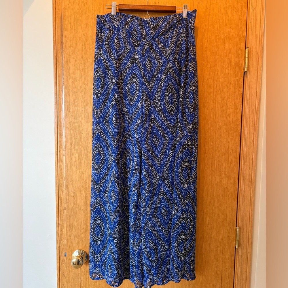 #487 Cato Blue and Black Printed Maxi Skirt. Excellent Condition. Size L